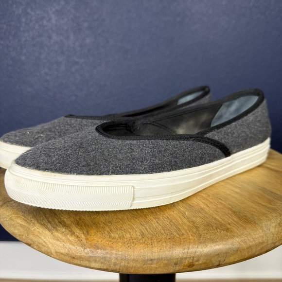 Fuchsia Crossover Gray Sneaker Flats, Size 11 - Picture 1 of 8